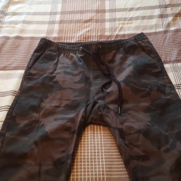 Hollywood Khaki Jogger - Picture 2 of 3